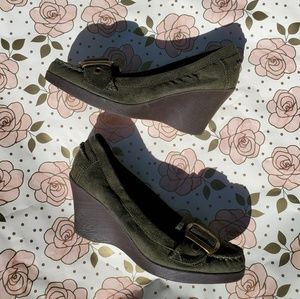 Cute green American Eagle wedges with buckle